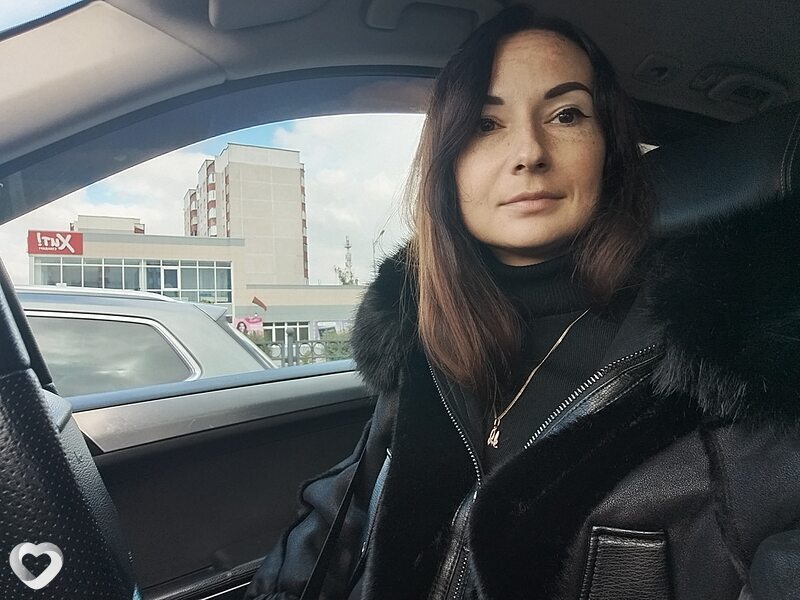 Фото Брюнетка